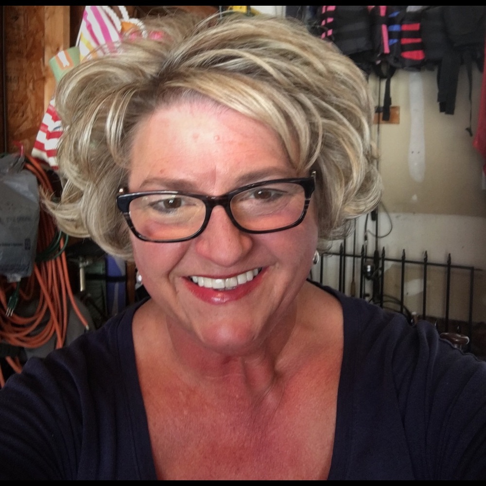 Meet your Posher, Lisa